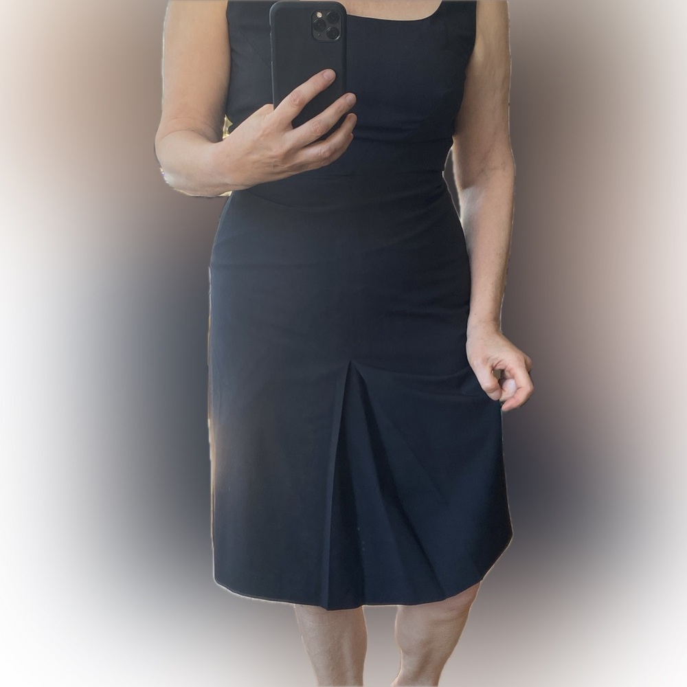 Ann Taylor front kick pleat dress with seaming details